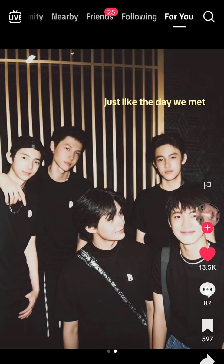 keonastha's tweet photo. tolong bgt tolong jgn gini gua gampang mewek :)) https://t.co/Xi3Hu9wzGi