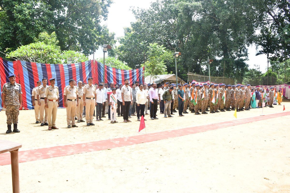 crpf140bn's tweet photo. On 14 August 2026, from 11:00 AM to 12:00 PM, the 140 Bn CRPF, along with civil authorities and enthusiastic school children, proudly organized a grand "Har Ghar Tiranga" bike rally to celebrate unity and patriotism as the Tiranga flies high in every home. https://t.co/kvvzHuUFbU