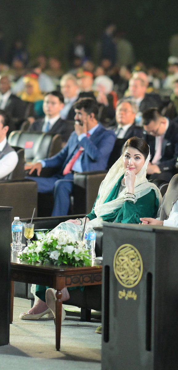 SaniaaAshiq's tweet photo. Nations are built by staying connected to it's history, remembering how much it took to bring us on the map, and what it will take to keep it safe, keep it rising. This is what a great leadership does for the country, it brings us closer and make us stronger 💚 https://t.co/1LT4UOz7ax
