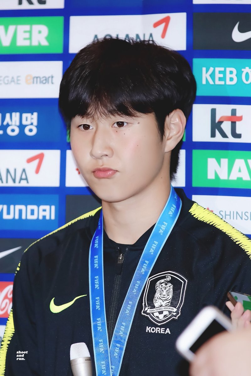 hzdv0's tweet photo. 정략결혼 재밌겠다.. 귯련님 갑자기 집안 어른들이 불러서 갔더니 뭔 베이비파우더향 날 것 같은 애기가 손 꼼지락거리면서 앉아있음 누구냐고 물어보니까 오늘부터 얘가 니 신부래 https://t.co/yCCX46Cw9v