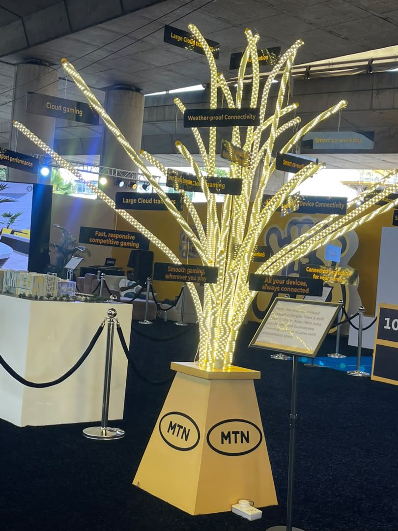 BzingersVine's tweet photo. Gen Z can’t relate to scratch cards era to midnight calls, 2G, 3G, 4G network, but it’s best to experienced it than explain it.
MTN Y’ello Street is bringing 25 years back to life. Come experience it for yourself!
📍 MTN Head Office, Falomo 🗓 Till Sunday #25YearsofYello https://t.co/2m3oKroCfk