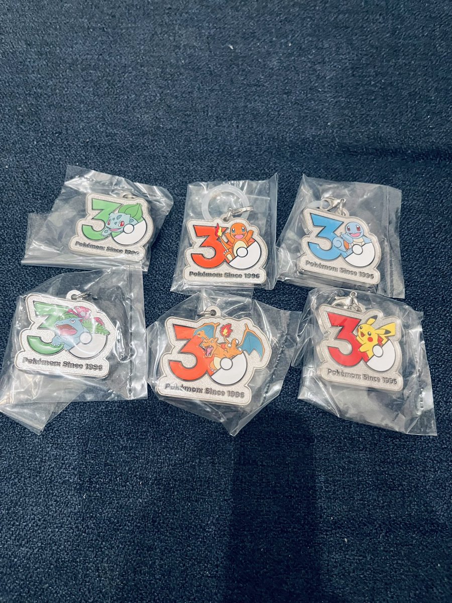 hajivabo's tweet photo. 再販の30周年ガチャ回したら6回やって全部被らなかったの凄くない？！
帰り道にキラキラタマンタがタマゴから産まれました✨️🥚
 #ポケモンGO  #ポケモンGO色違い https://t.co/F7bvcXRRpo