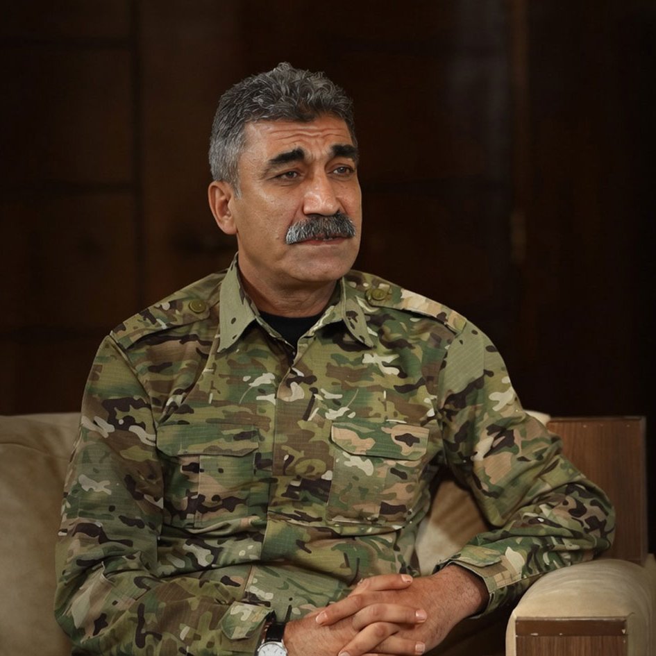 migferhaber's tweet photo. Suriye Savunma Bakan Yardımcılığına getirilen DSG'li Sipan Hemo, Türkiye İçişleri Bakanlığı’nın 20 milyon lira ödüllü "kırmızı kategorideki" Terörden Arananlar Listesi'nden çıkarıldı. https://t.co/TgLolltvMb