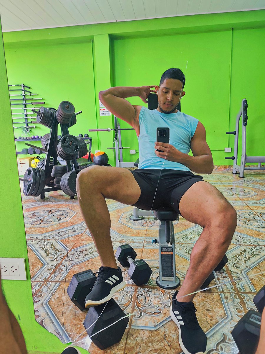 johnmiranda_24's tweet photo. Buen dia 😄🏋🏾‍♂️ https://t.co/59N3VPXqEK