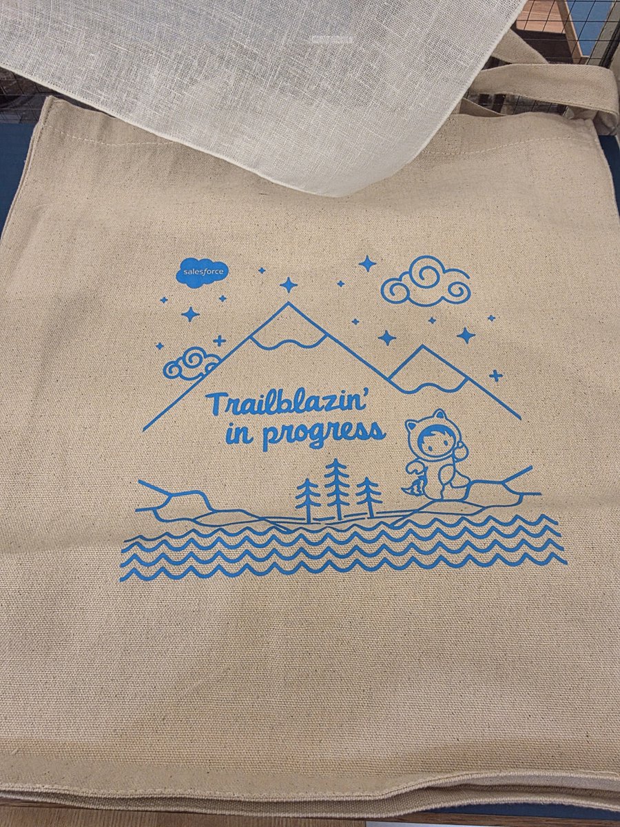 hskfwy's tweet photo. SWAGで買い物バッグもらった
#archjapan https://t.co/yBUwFWpyL0
