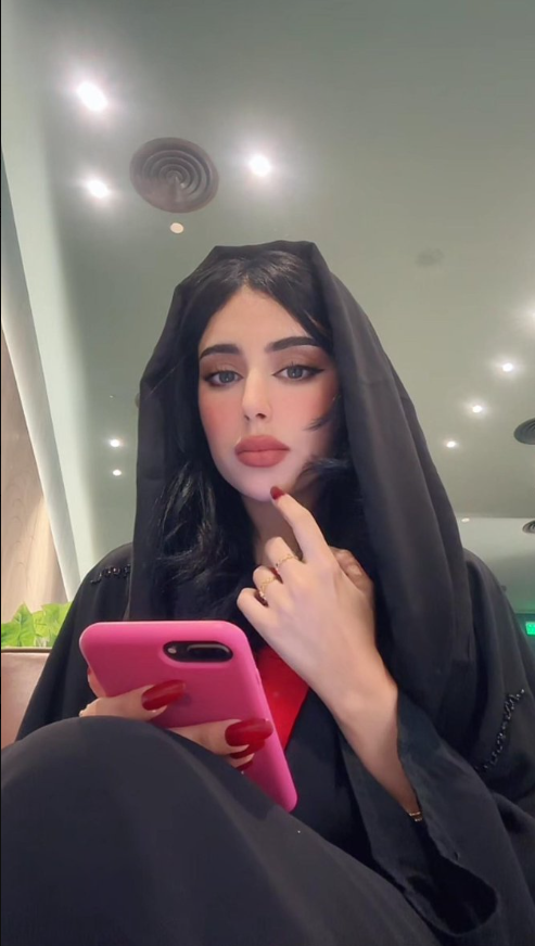 opticamonclova's tweet photo. الحب ليس معركة لكنه يصبح كذلك مع الشخص الخاطئ؟ 👀😞 https://t.co/3ypAceqSyY
