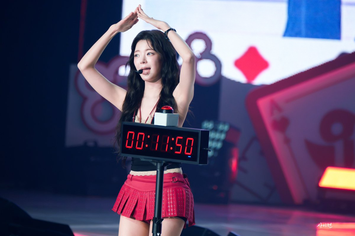 scigesn_'s tweet photo. 260809 5th FM

랴깅이도 ㅋㅋ

#있지 #리아
#ITZY #LIA https://t.co/g1dnnU1Mz3