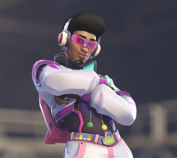 SamTheLucioFan's tweet photo. 3 Lúcio skins in one update WHAT IS GOING ON??? https://t.co/3kqFyPwSb5