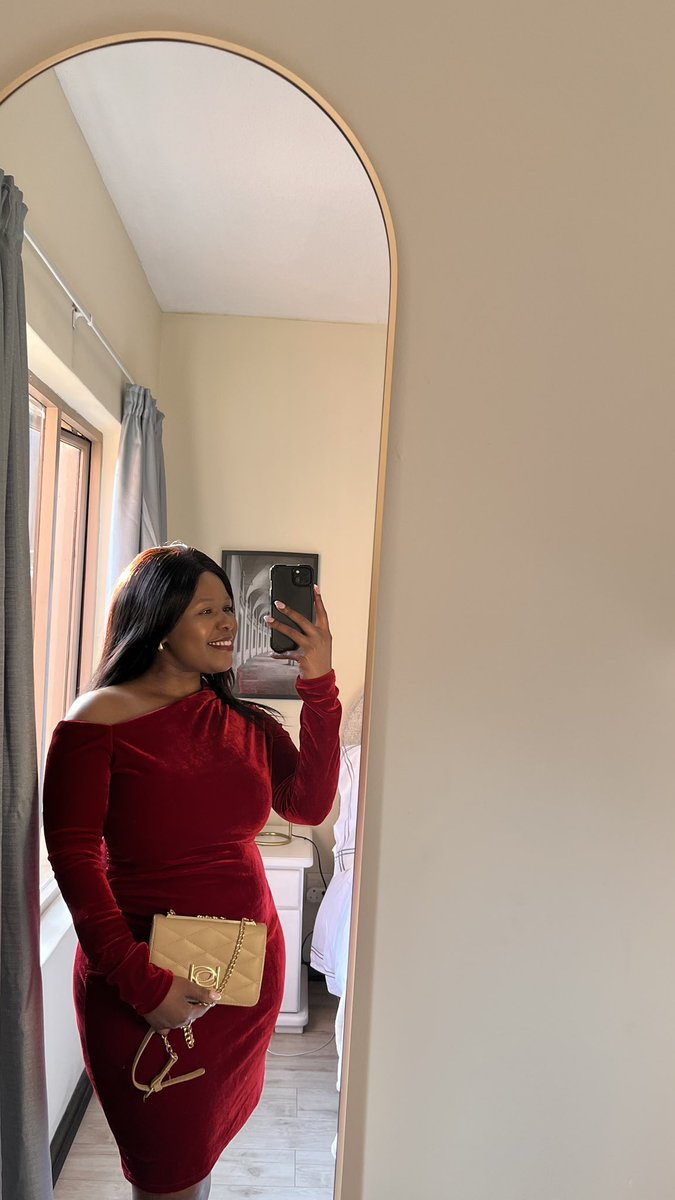 khethiwe85's tweet photo. Second and last segment of my birthday celebration ❤️ https://t.co/0iv0Ud32Mf