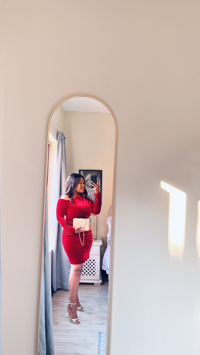 khethiwe85's tweet photo. Second and last segment of my birthday celebration ❤️ https://t.co/0iv0Ud32Mf