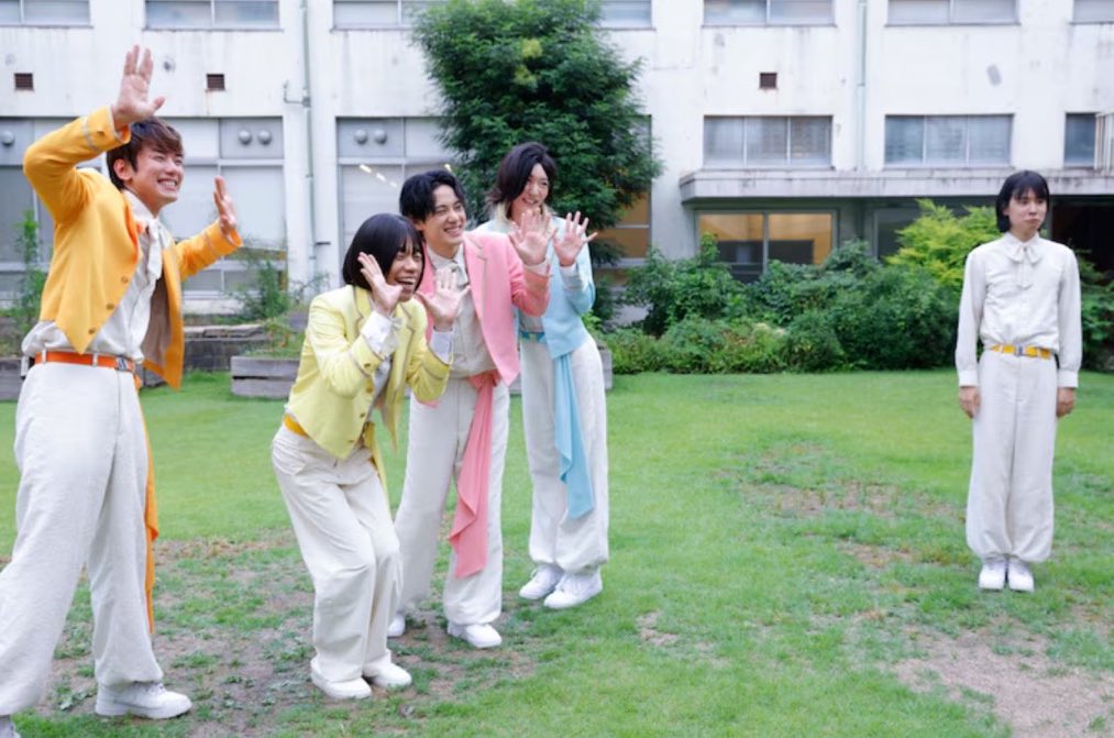 skijr_'s tweet photo. おヨネwwwmwwwwジャケット奪われてるw https://t.co/k7IcXUMs7J