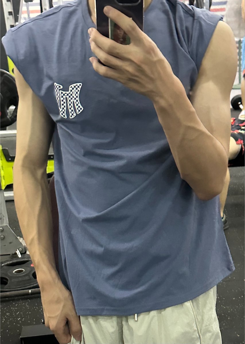 Ma7u0917's tweet photo. 热天气 #青筋 #薄肌 https://t.co/a3dYiYrerB