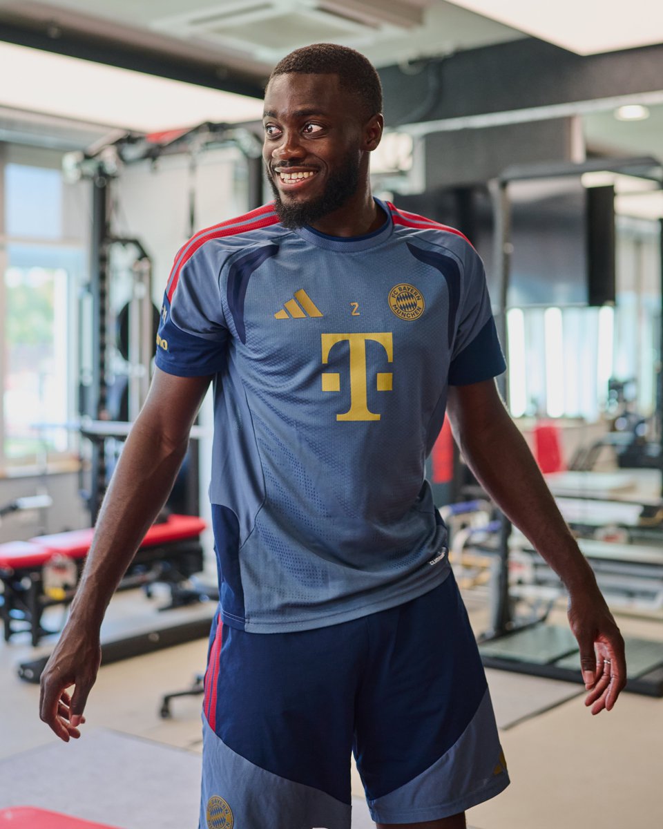 FCBayernEN's tweet photo. Boys are back! 🤟❤️ https://t.co/syRZOjMCQu