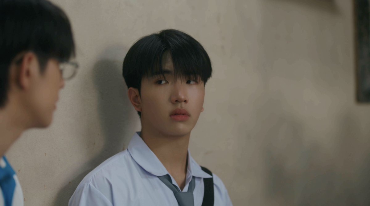 GMMTV's tweet photo. พี่ที่ "นั่งตัก" ผมนี่ครับ

#WEIRDO101SeriesEP1
@sea_ta_lay @keenkeno_sp https://t.co/XUe2wBFcHN