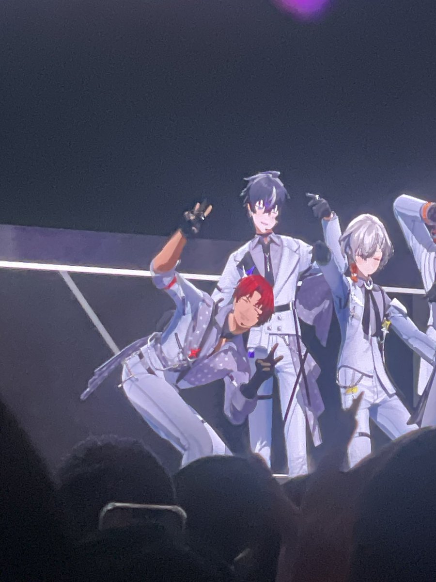 BK_melo_'s tweet photo. 人生初のVライブでした❕最高の想い出になりました🥹❤️素敵な一日をありがとうございます🫶🏻
充電が雀の涙で画質鬼悪なんですけど🫶🏻な翔くんとノーマルピースからのギャルピな翔くんです…ご査収ください🙂‍↕️❤️
 #FouRTe_ALLIN https://t.co/loCIWJSuRi