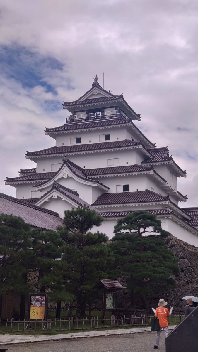 SeiryuKs's tweet photo. 今日は福島旅行2日目(最終日)。
会津若松城と白河小峰城に行ってきました。
帰りは渋滞に��き込まれて予定よりも遅くに帰宅しました。
疲れたけど楽しかった〜😀 https://t.co/2Xr11wJIq0