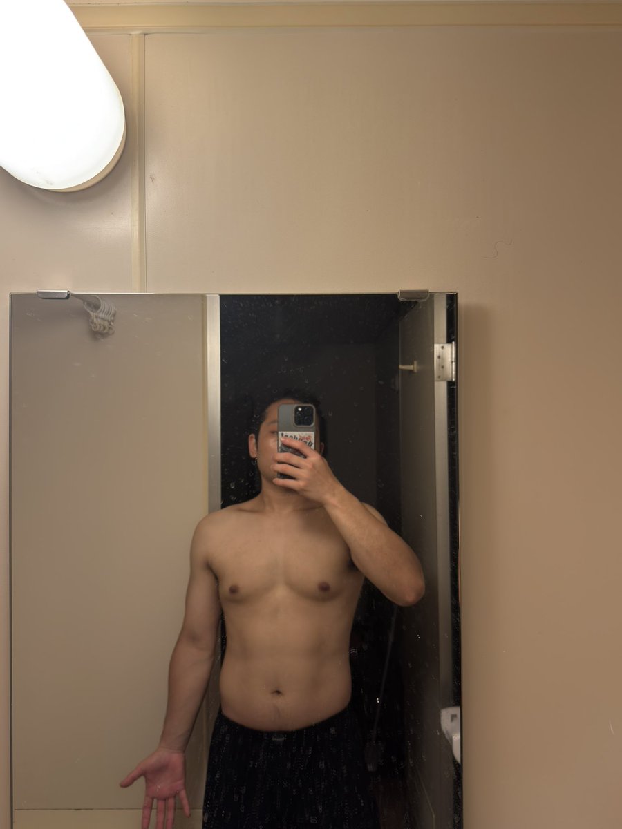 TopLocus23's tweet photo. よりデカくなりたい
マッチョかいい体になりたい🏋️
#筋トレ
#いいねでＤＭ https://t.co/oP1zn5yaBJ