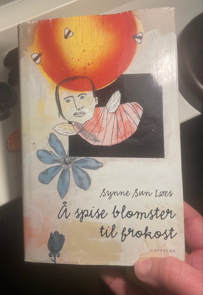 PersonalRecords's tweet photo. For #WomenInTranslationMonth I’d love to announce a forthcoming translation! This spring, Meekling Press will put out my translation of Flowers For Breakfast by Synne Sun Løes!
A novel of chapter-length sentences about 17 yr old Mia and her grappling with her fiery mind #WITM https://t.co/Q2Qpuu6HGA