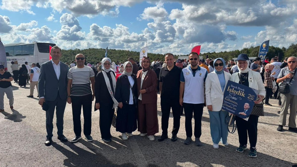 Akbakirkoy's tweet photo. 25. yıl kutlamalarımız için tüm teşkilatımızla birlikte Ankara’ya gidiyoruz! 🇹🇷

Birlik, beraberlik ve teşkilat ruhuyla; kuruluşumuzdan bugüne taşıdığımız büyük davanın 25. yıl gururunu hep birlikte yaşayacağız.

İlk günkü heyecan, aynı inanç ve güçlü teşkilatımızla Türkiye’nin geleceğine yürümeye devam ediyoruz.

Milletimizle Çeyrek Asır, Türkiye Geleceğe Hazır! 🇹🇷

#SevdamızBakırköy #AKPartiBakırköy #HerMahallesiyleBakırköy #AKParti25Yaşında #TürkiyeGeleceğeHazır
