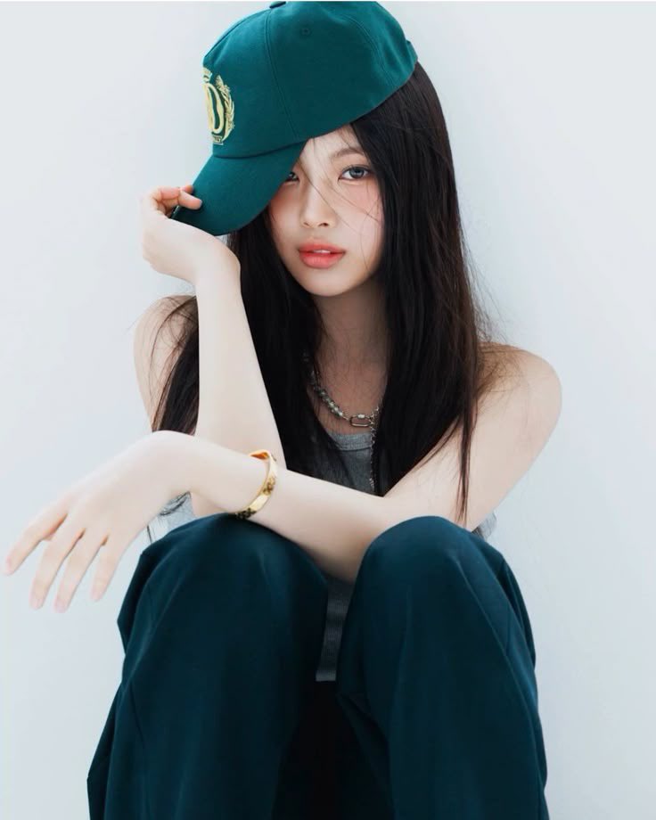 yenavsc's tweet photo. She looks insanely attractive in this pics https://t.co/A1uBgexxM0