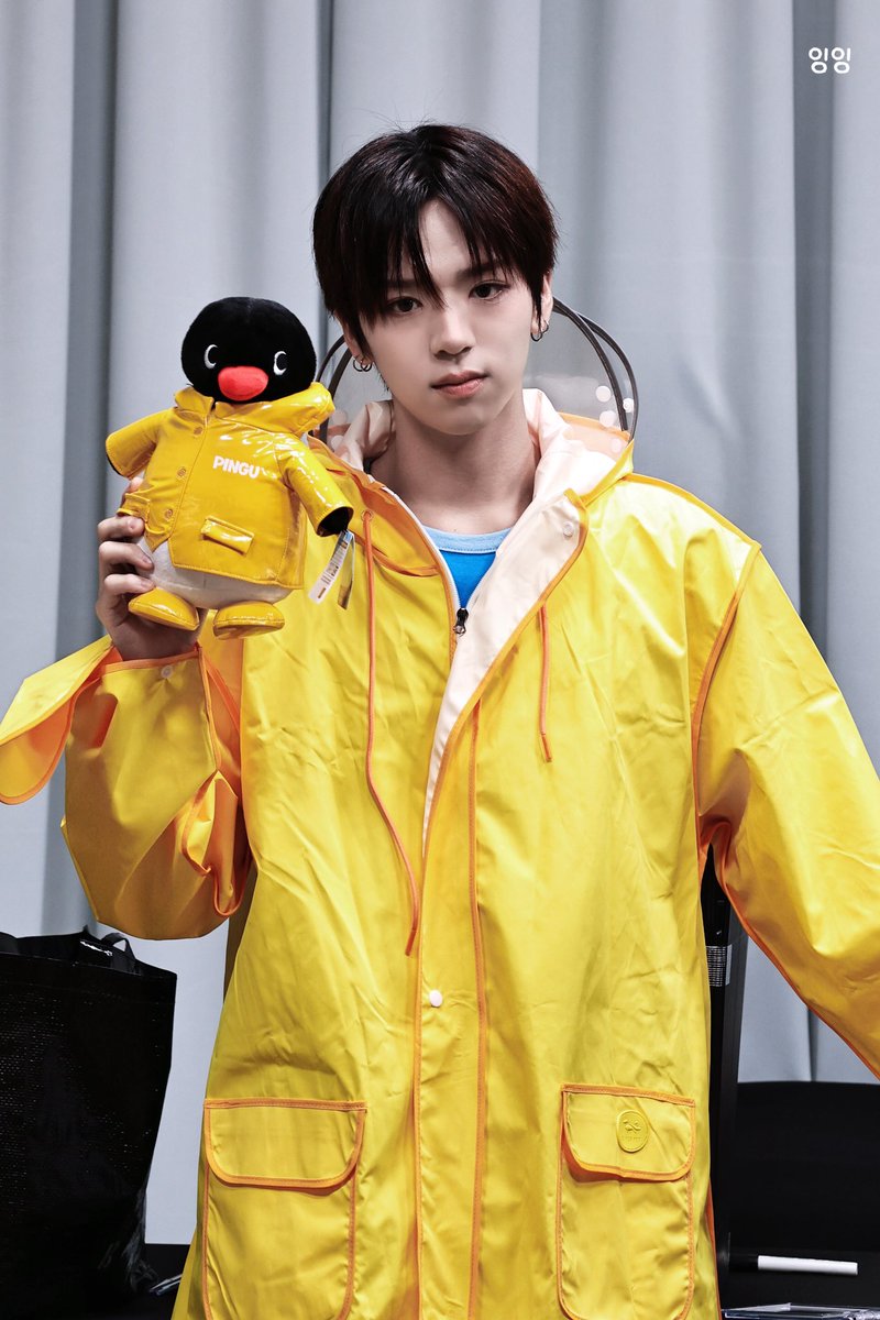 noelhaze02's tweet photo. 260813 
🐧

#현준  #누에라 #NouerA https://t.co/92AOGTJw65