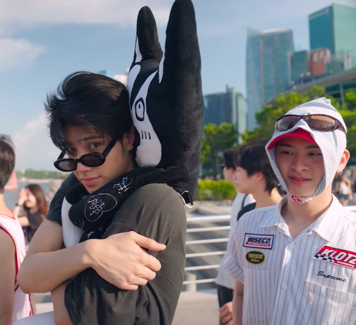 babipuppykiddo's tweet photo. คนนึงเหมินเด่กติดตุ๊กตา อีกคนนึงเหมินหาแม่มิเจอ 

555555555555555555555555555555555
55555555555555555 จั้นมิรุ้จาเอนดุคัยก่อนดี https://t.co/P4PhCheSAu