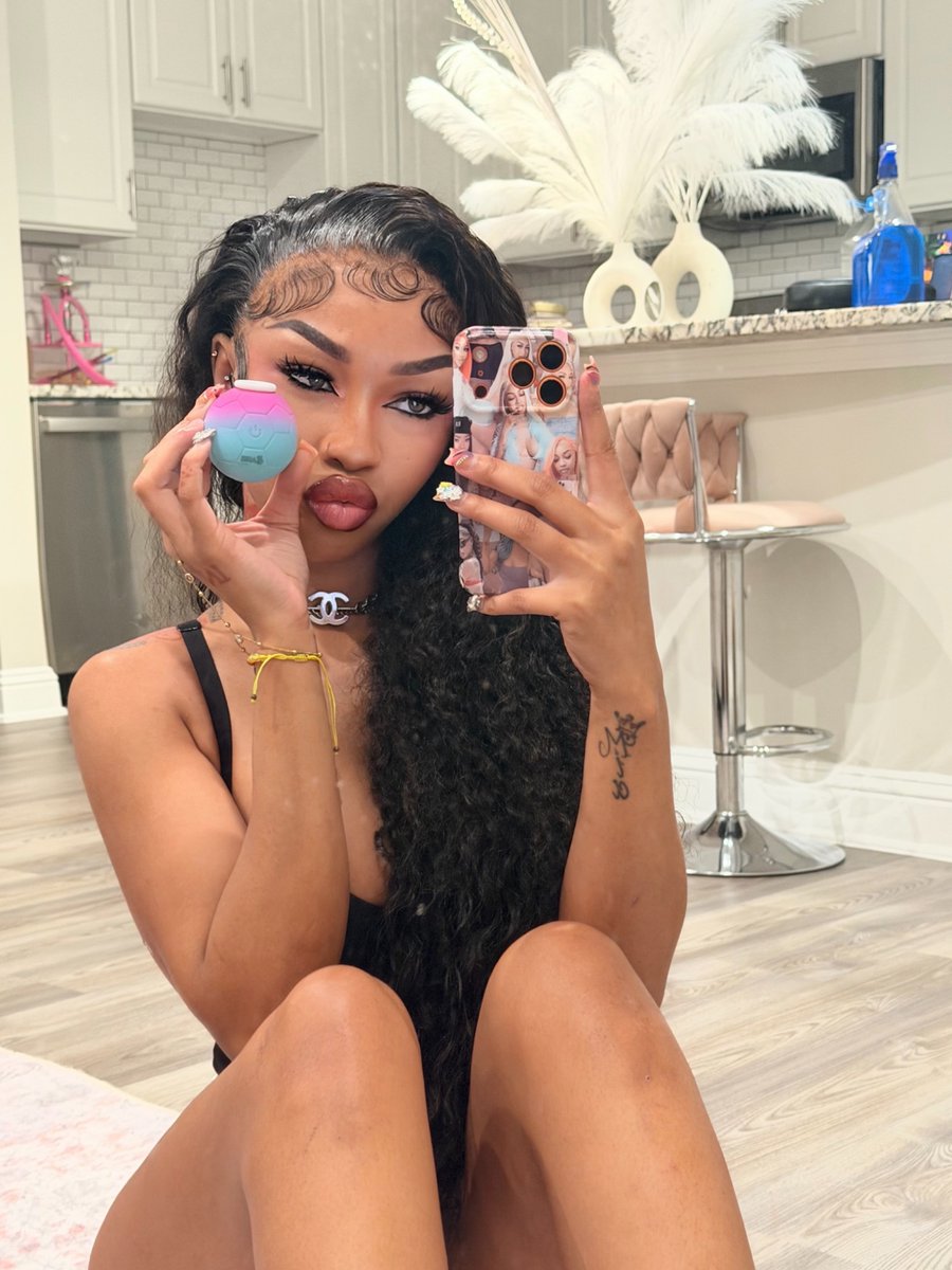 Itsairejay's tweet photo. Goal Digger Vibrator Out Now 😋 https://t.co/BU6nxId2tE