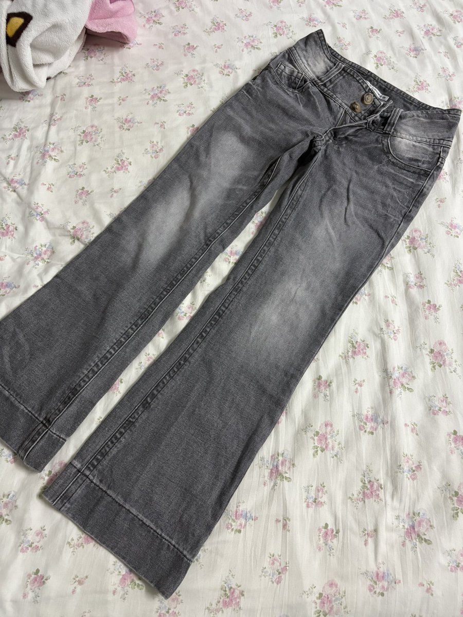 bunnyjammm's tweet photo. wts / ส่งต่อ 🧘🏻‍♀️

sculptor - union jack engineered denim สี Washed Gray มือ 2 ��ม่มีป้าย ไม่มีถุง ได้แค่ กก
( size xs รอบเอว 28.2" ยาว 99 cm )

* 1,090 รวมส่ง 💌 จาก 2000 +

สนใจ dm  เพิ่มเติม🍦
#พรีออเดอร์เกาหลี #ส่งต่อเสื้อผ้า #พรีเกาหลี #ส่งต่อเสื้อผ้ามือสอง #ส่งต่อเสื้อผ้ามือ2 https://t.co/Hh9sYvBvJs