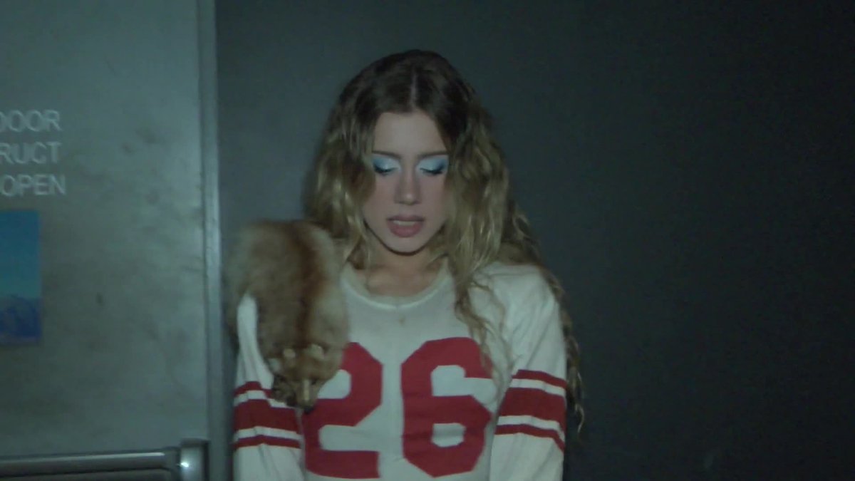 slayyyter's tweet photo. brizzy$ https://t.co/mHOhnTQvnc