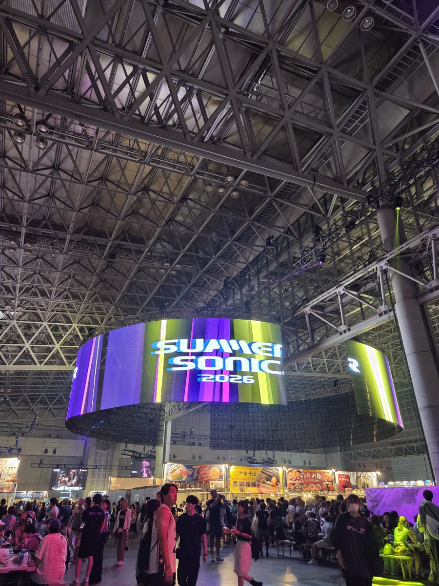 pyrope07's tweet photo. 千葉豪雨の被害を受けながら、
何とか何とか幕張参戦しました!!
楽しかったのねー🔥
アサイースムージー美味しかった✨

#サマソニ
#814 https://t.co/FBzbMUR63N