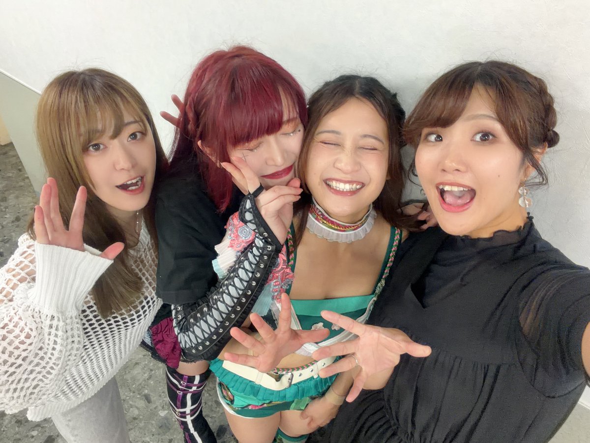 yufa_1201's tweet photo. みんなキラキラだったなー✨️
今後も楽しみなこといっぱいだね💕︎
相変わらずのメンバーでお写真📸
1年半ぶりくらいに大声だした🤣 https://t.co/6Q4EUWDRV1