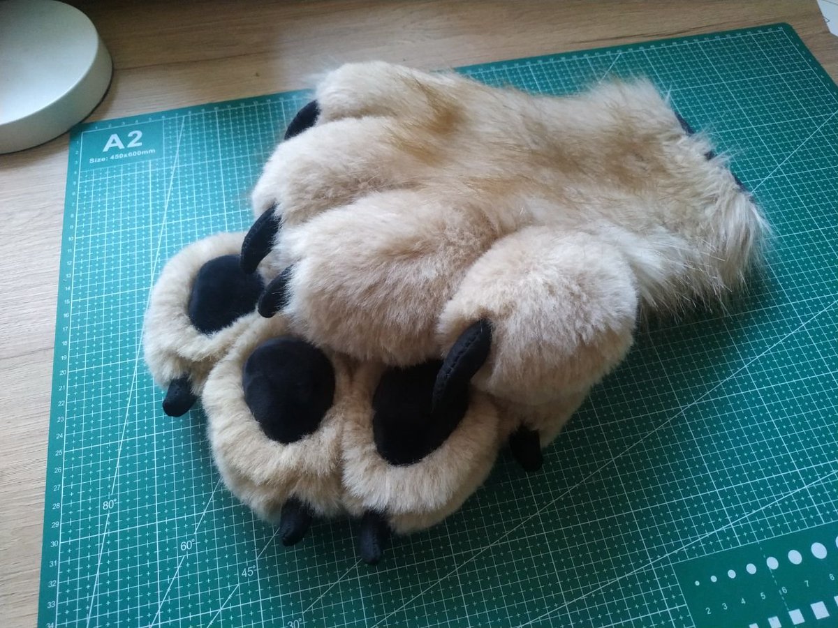 GingerFurpile's tweet photo. Paws for my niece!
I've scaled the usual pattern down and these turned out to be better fit for my partner and I than the 100% sized one. I'm going to make a vending booth sample like this so there's going to be size M and L choice. https://t.co/BsrnEWjwM8