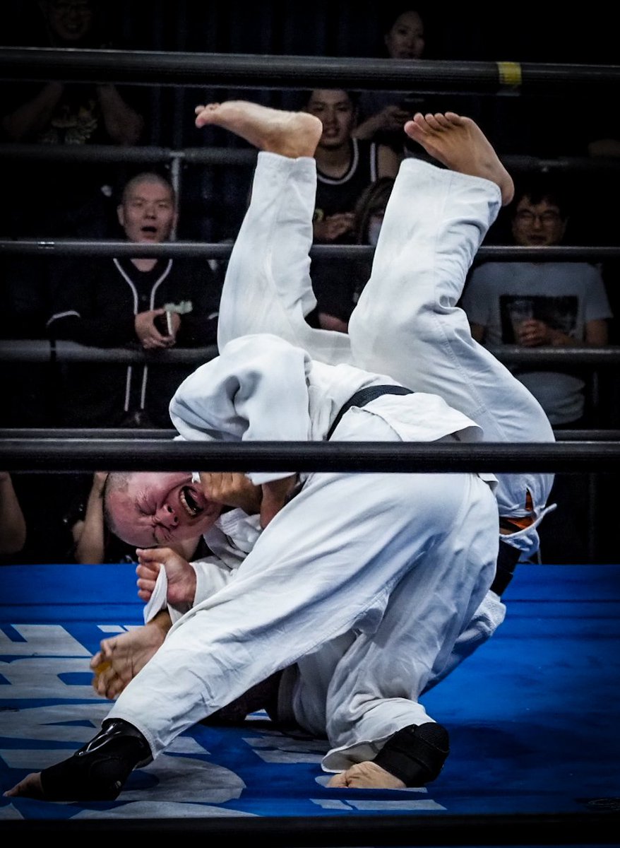 whatever_spicy2's tweet photo. #pro_j #ゴキゲンプロレス ［8.14 インイタ］趙雲子龍、鮮やかな一本 https://t.co/bT4jsoFFSP
