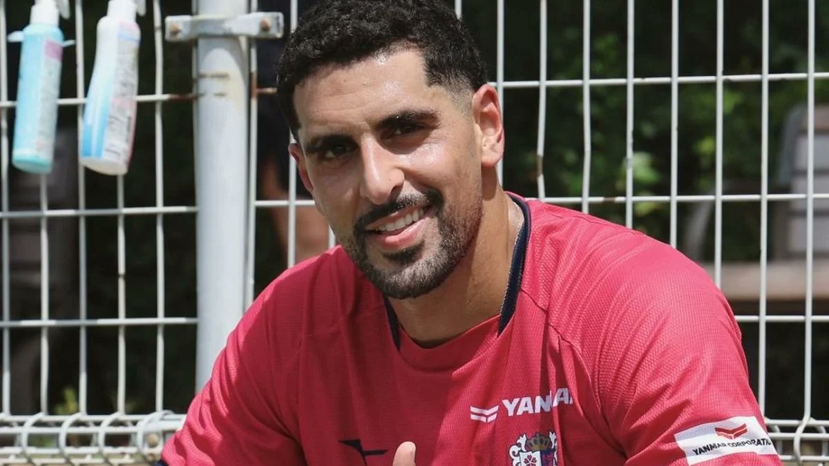 J1LeagueEU's tweet photo. Pablo #Machin, manager of #cerezo Osaka, informed the press about the conditions of #Irvine and #Sabbag, who just joined the team. 

"Jackson is in great form, Pablo is gradually improving his condition and I'm not worried about him" - he said

#Jリーグ #セレッソ大阪 #jleague https://t.co/zGpbOp3NoY
