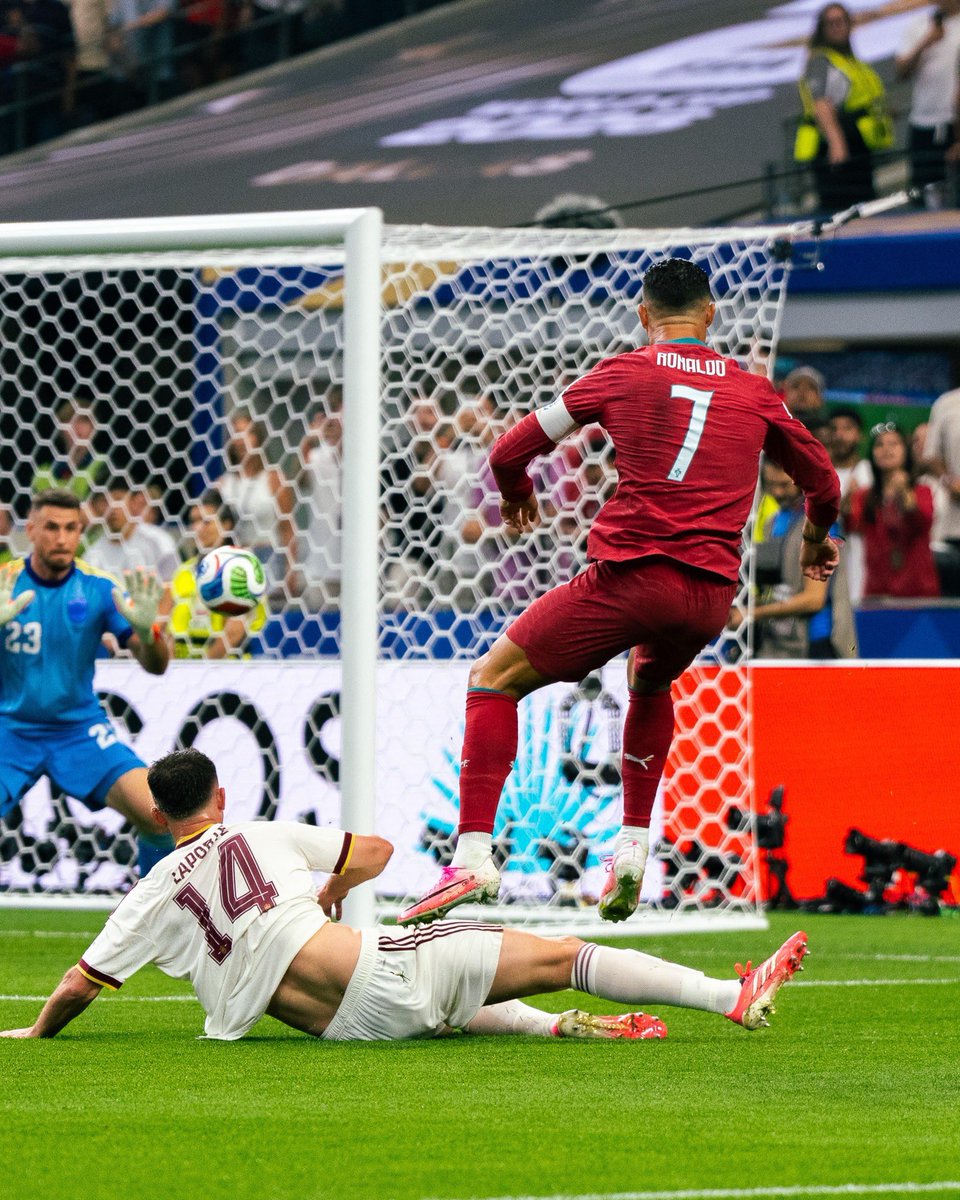CRonaldoNews's tweet photo. 🔙🔥🇵🇹 https://t.co/cpSl22wK81