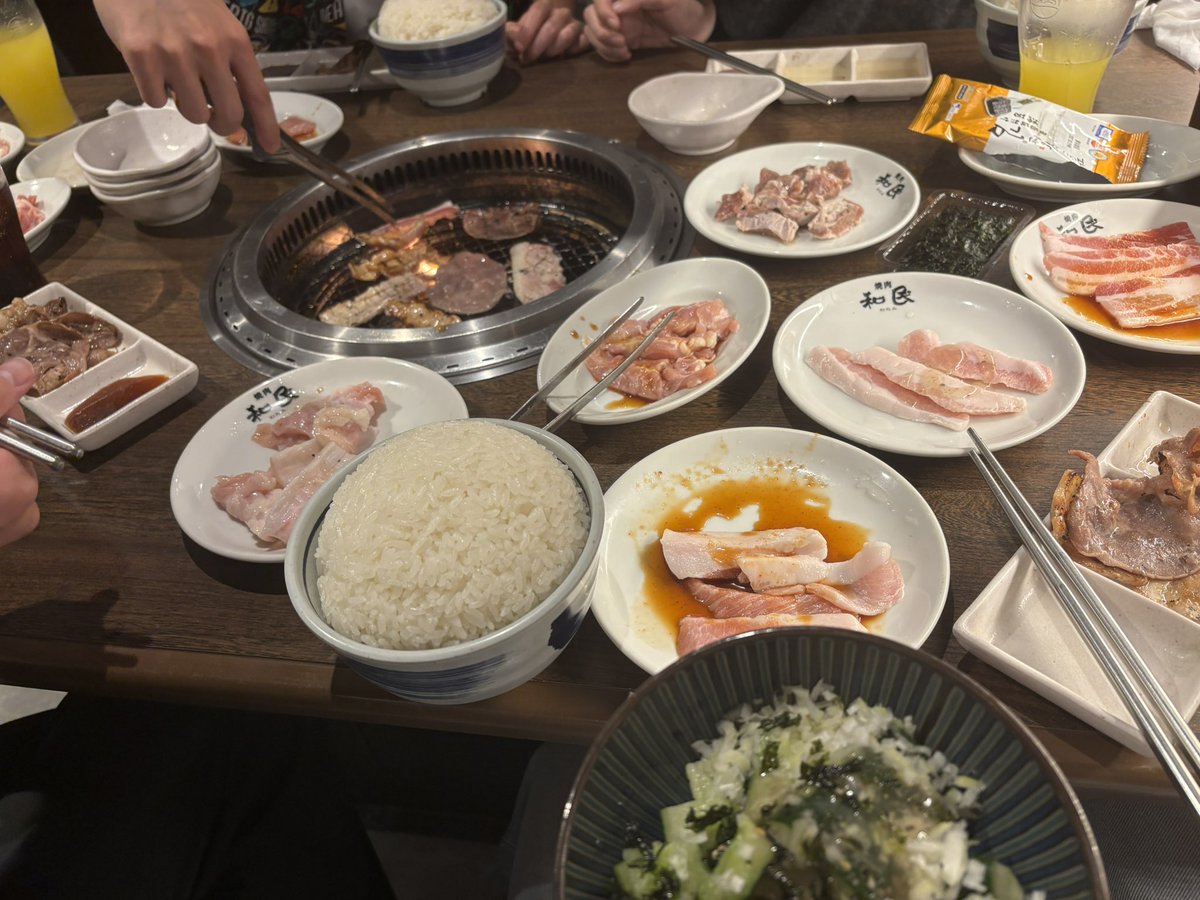 gyouruna's tweet photo. 焼肉全て焼かせてきました https://t.co/GhB7nJr2R5