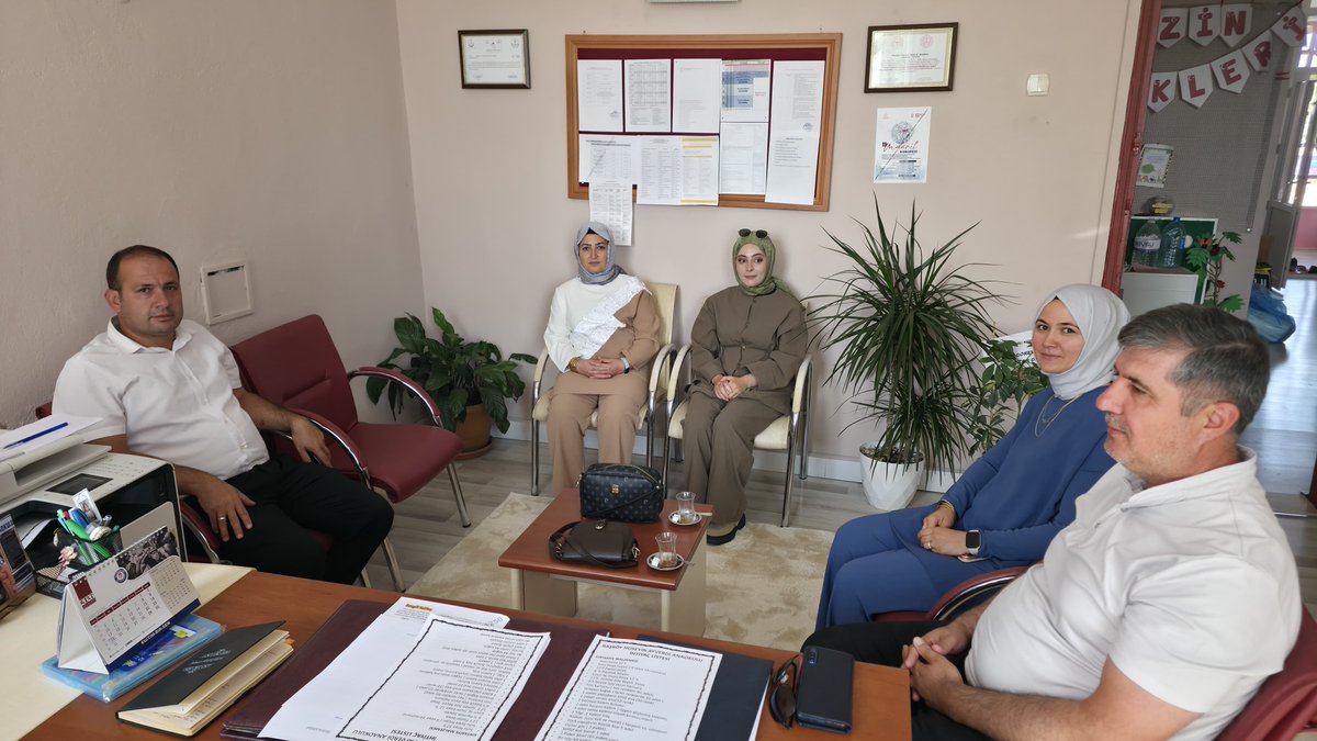 DoganhisarM's tweet photo. 📍İlçe Milli Eğitim Müdürümüz Sayın Mehmed Akif GÜNDÜZ ve Şube Müdürümüz Bektaş KOCABAŞ Başköy Hüseyin Ayverdi Anaokulu ziyaret etti.

✅️ Okul Müdürümüz Nimet İPEKTEN'den bilgi alarak okul binasını ve bahçe düzenleme çalışmalarını yerinde inceledi. https://t.co/wwV7c4OuPg