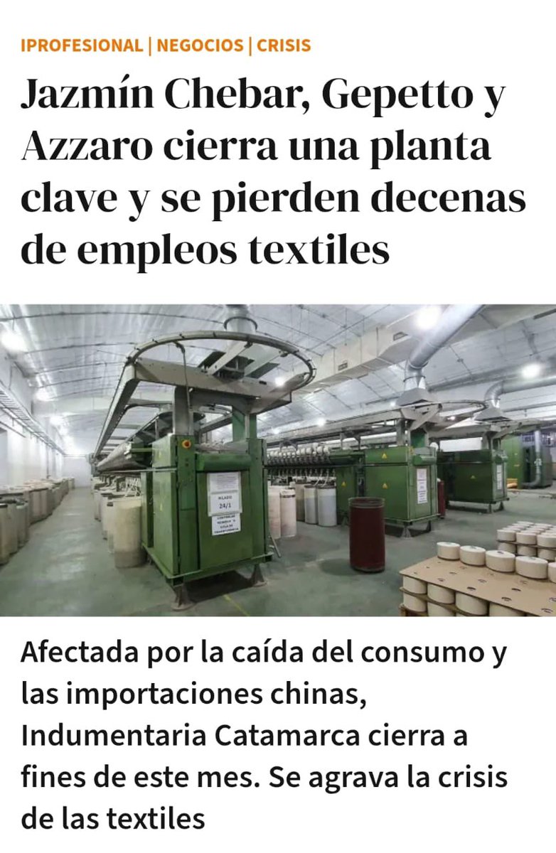 puellaok's tweet photo. Esta sangría no tiene fin.
El cierre de Indumentaria Catamarca, con marcas como Jazmín Chebar, Gepetto y Azzaro , es otro emblema de un industricidio implacable. Rematan las máquinas y dejan a decenas de familias sin su sustento. Entre importaciones y ajuste, destruyeron toda producción local y vaciaron otra planta. Es desolador saber que solo somos números en su planilla de ajustes y desregulaciones.