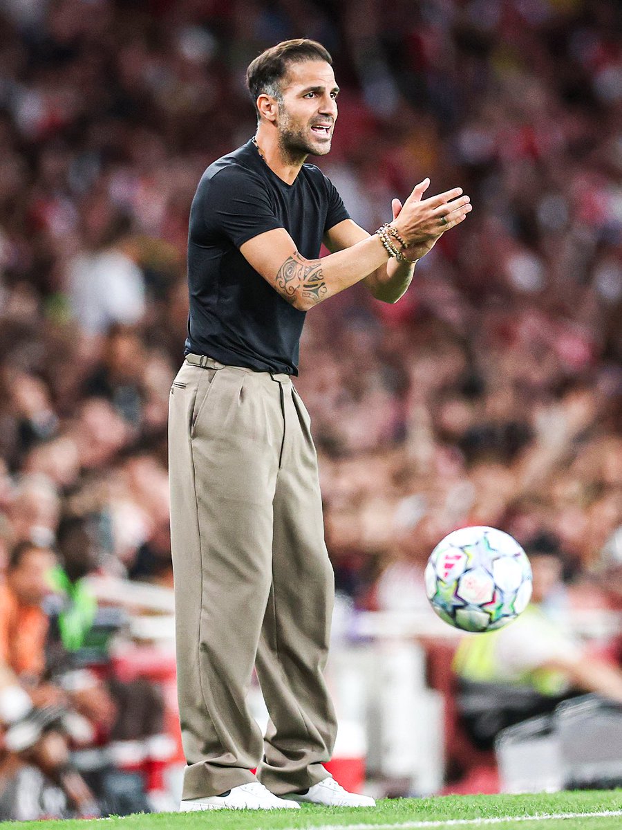 footballontnt's tweet photo. Cesc Fabregas’ touchline fits 😮‍💨💧 https://t.co/XrBadmEWUF