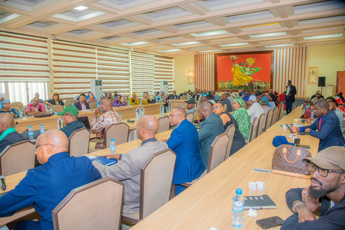 cntguinee1's tweet photo. 𝟏𝟎ᵉ 𝐥𝐞́𝐠𝐢𝐬𝐥𝐚𝐭𝐮𝐫𝐞 : 𝐥𝐞𝐬 𝐝𝐞́𝐩𝐮𝐭𝐞́𝐬 𝐝𝐮 𝐠𝐫𝐨𝐮𝐩𝐞 𝐩𝐚𝐫𝐥𝐞𝐦𝐞𝐧𝐭𝐚𝐢𝐫𝐞 𝐆𝐌𝐃 𝐫𝐞𝐧𝐟𝐨𝐫𝐜𝐞𝐧𝐭 𝐥𝐞𝐮𝐫𝐬 𝐜𝐚𝐩𝐚𝐜𝐢𝐭𝐞́𝐬 𝐬𝐮𝐫 𝐥𝐞 𝐭𝐫𝐚𝐯𝐚𝐢𝐥 𝐩𝐚𝐫𝐥𝐞𝐦𝐞𝐧𝐭𝐚𝐢𝐫𝐞
https://t.co/jSROakBZ1s
#AN #AlloAN #AGENDA #ANGN #ANG #Kibaro https://t.co/FqlwET1AJa
