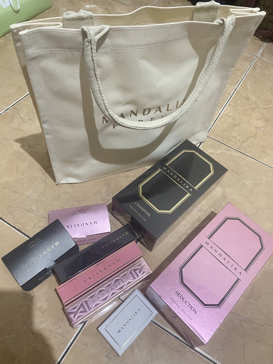 edeedaa's tweet photo. dari dulu tertarik banget sama parfum mandalika dan akhirnya beli juga yg parfum intensenya

wangi dan tahan lama banget. ada garansi uang kembali jika kita ngerasa kurang tahan lama atau ga suka sama wanginya

bahkan aku sampai di ingatkan melalui whatsapp jika mau refund https://t.co/NMvNBuzC9n