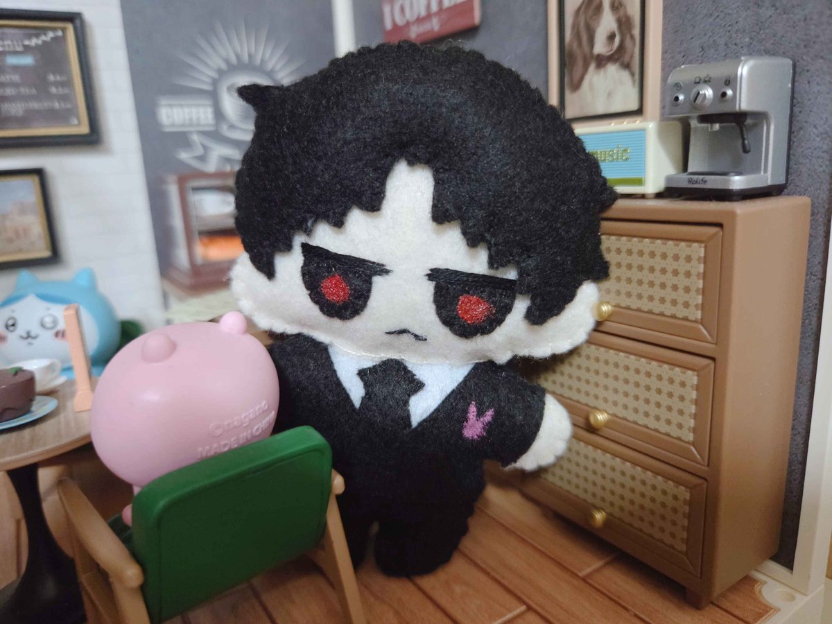 Nameless_gacha's tweet photo. #괴출_트친소 #괴출트친소 
임시로 만들었어요…
뉴비에다 n년만에 덕질 장르를 찾아 천천히 맛보고있어요
스포당해도 괜찮아요 즐기고 덕질하고 미식을 찾으러 온거 뿐이라 해치지 않아요 

펠트인형을 자주 만들어보고 있어요 https://t.co/od1V4u8oYi