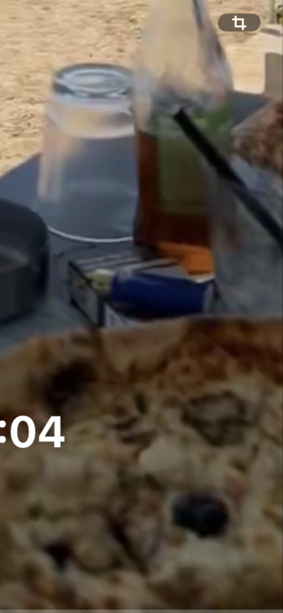 AntiPd7334's tweet photo. @G_Piou Sa fume des grosses cigarettes com une schlague #Bassem https://t.co/BHEjF6umbX