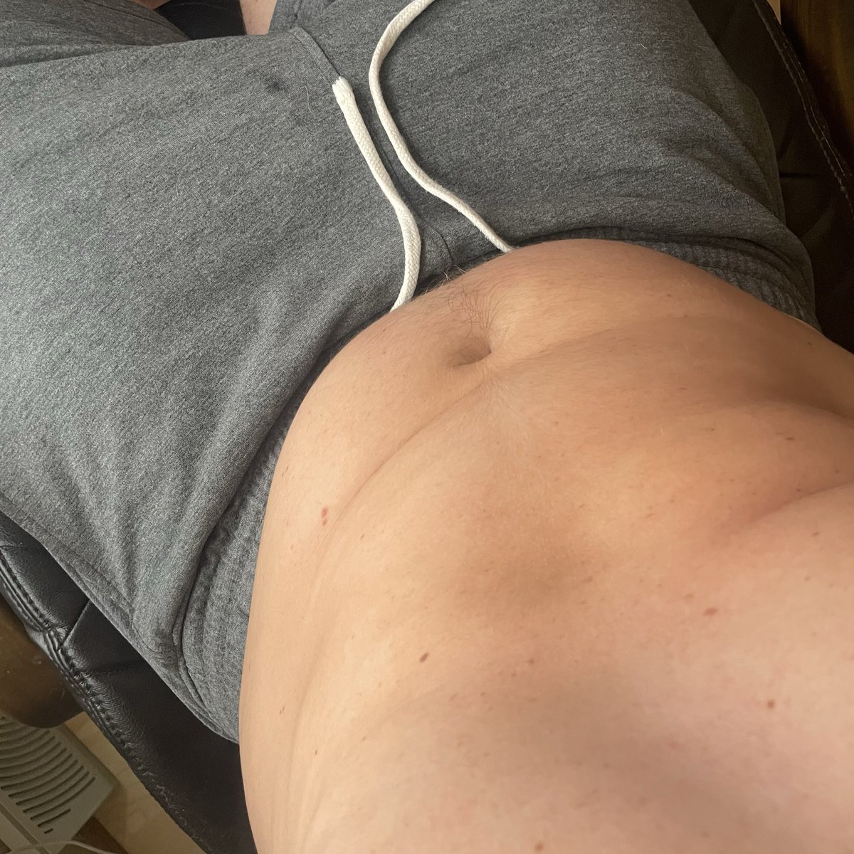 YungDerin's tweet photo. Should i keep gaining weight? https://t.co/8qoSoOhlog