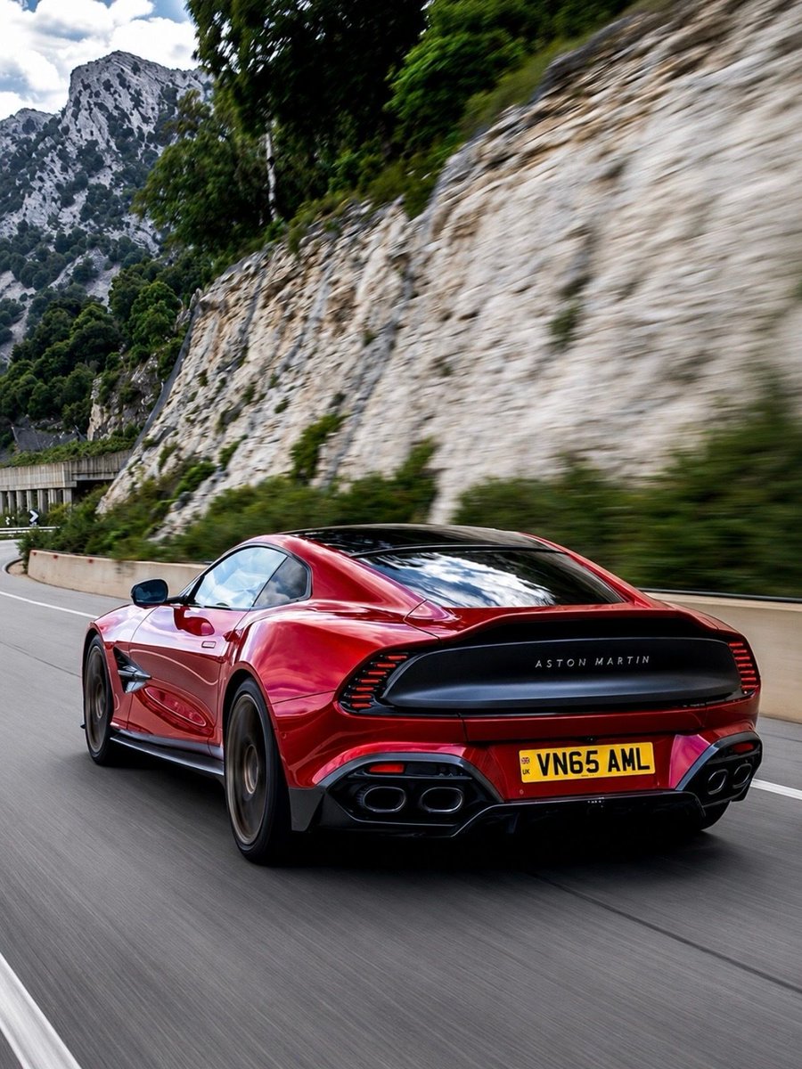 MarvelousRides's tweet photo. Aston Martin V12 Vanquish 🌹

The third-generation Aston Martin Vanquish is a flagship V12 super-GT powered by a 5.2-litre twin-turbocharged engine producing 824 bhp and 1,000 Nm of torque. It accelerates from 0–62 mph in 3.3 seconds and reaches a top speed of 214 mph. https://t.co/ppj5e0IrvV