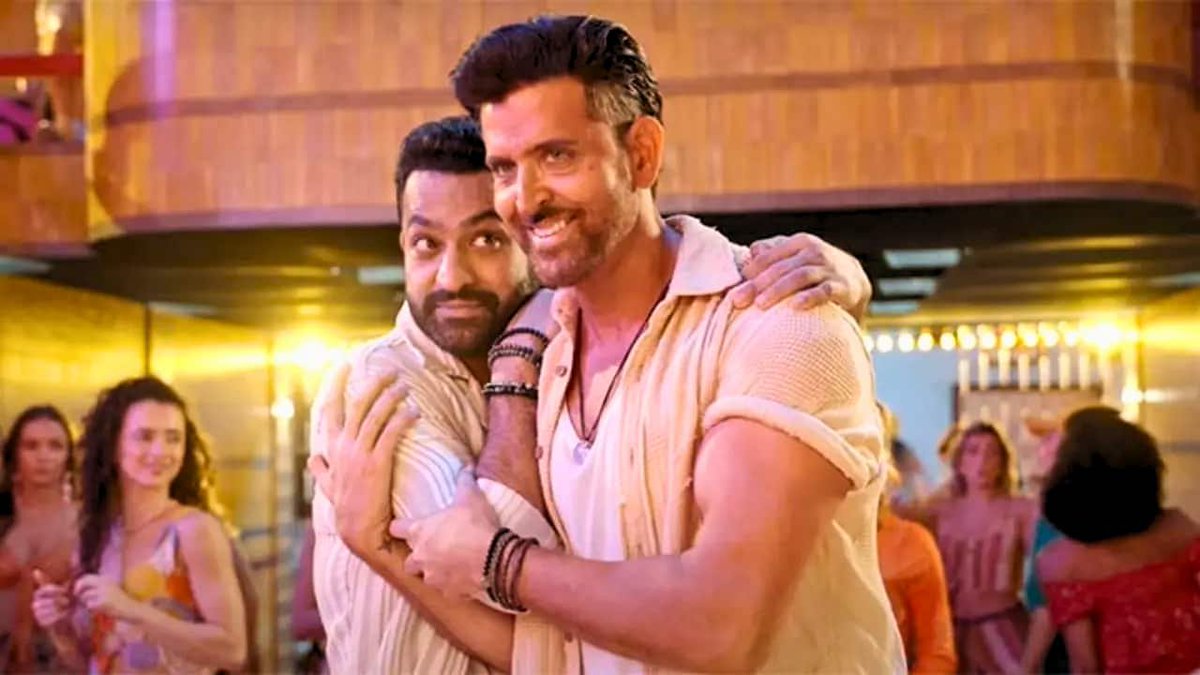 ChintuBoiii's tweet photo. Never expected that Hrithik n Tarak would do a film together!! Had my fanboy experience watching both the giants in single frame!
Forever grateful to #YRF for making this film!! Movie might have missed that click but Burstout loud in theatre cuz of these two!!
#OneYearForWar2 https://t.co/Idx3PUorzS