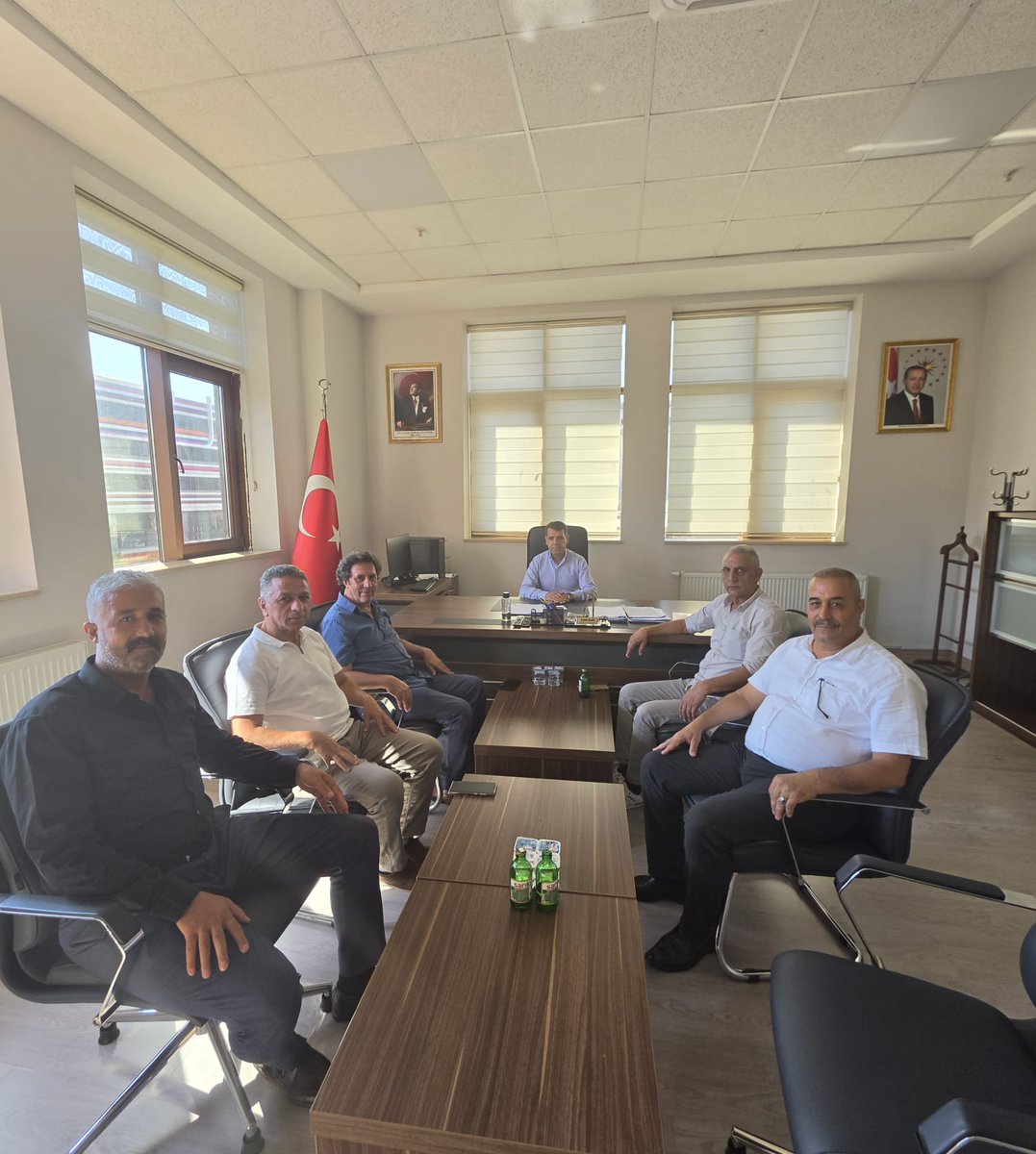 sedat_dursunn's tweet photo. Bingöl Valiliği İd. ve Mali İşl. Müdürü Türk Büro Sen Şube Başkanımız Sn Salim Yatağan bey'e hayılı olsun ziyaretinde bulunduk. Ardından Bingöl Valiliği İl Planlama ve Koordinasyon Md. Sn Caner Alas bey'i  ziyaret ettik. Her iki müdürümüze de görevlerinde başarılar diliyoruz.🌺 https://t.co/4MCoCWk6t4