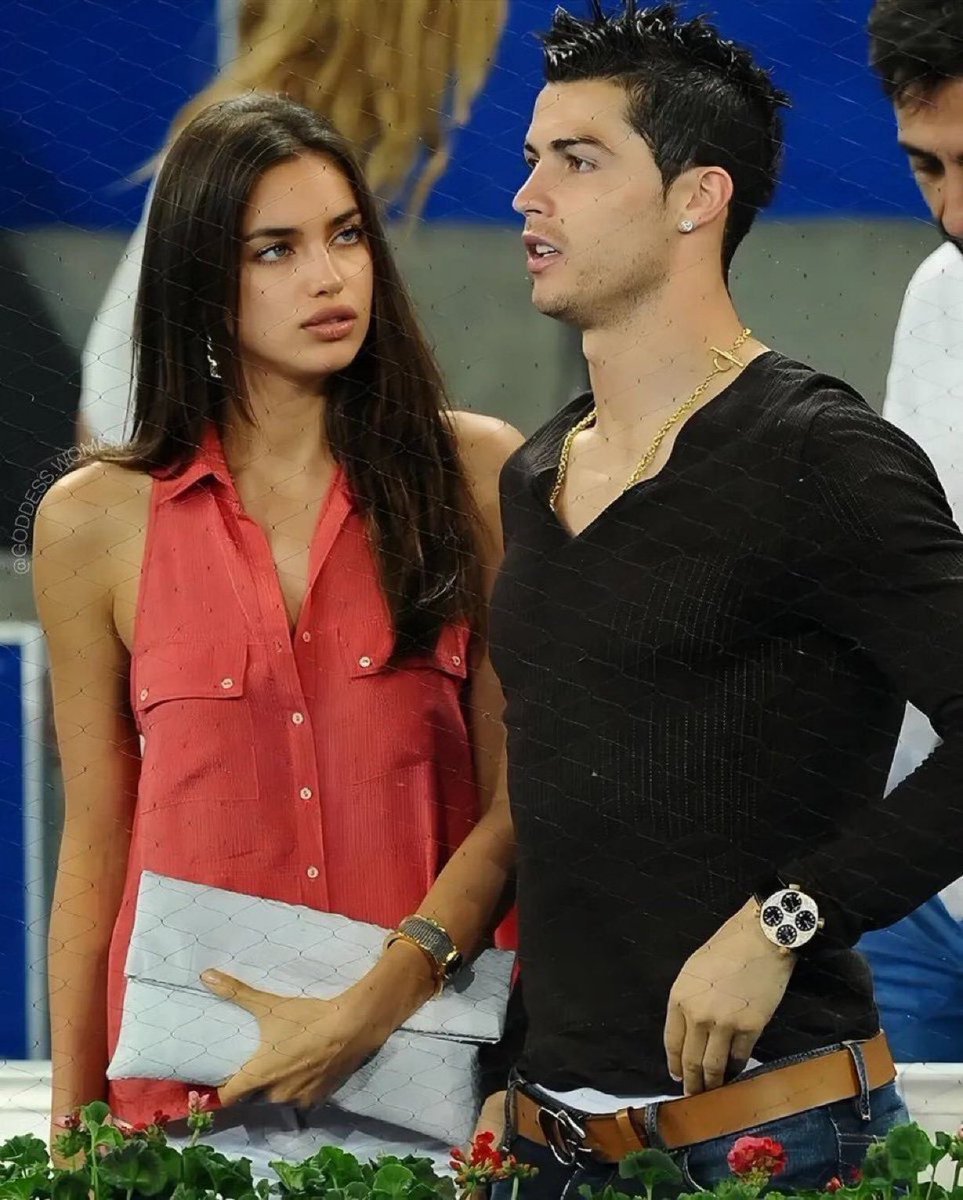 IamMiaHq's tweet photo. 🚨 Cristiano Ronaldo’s dating history 

Jordana 🇧🇷 — 2002
Merche  🇵🇹 — 2005
Imogen 🇬🇧— 2006
Soraia  🇵🇹 — 2007
Gemma 🇬🇧— 2008
Hilton 🇺🇸 — 2009…. love https://t.co/6ccYd4JXw9