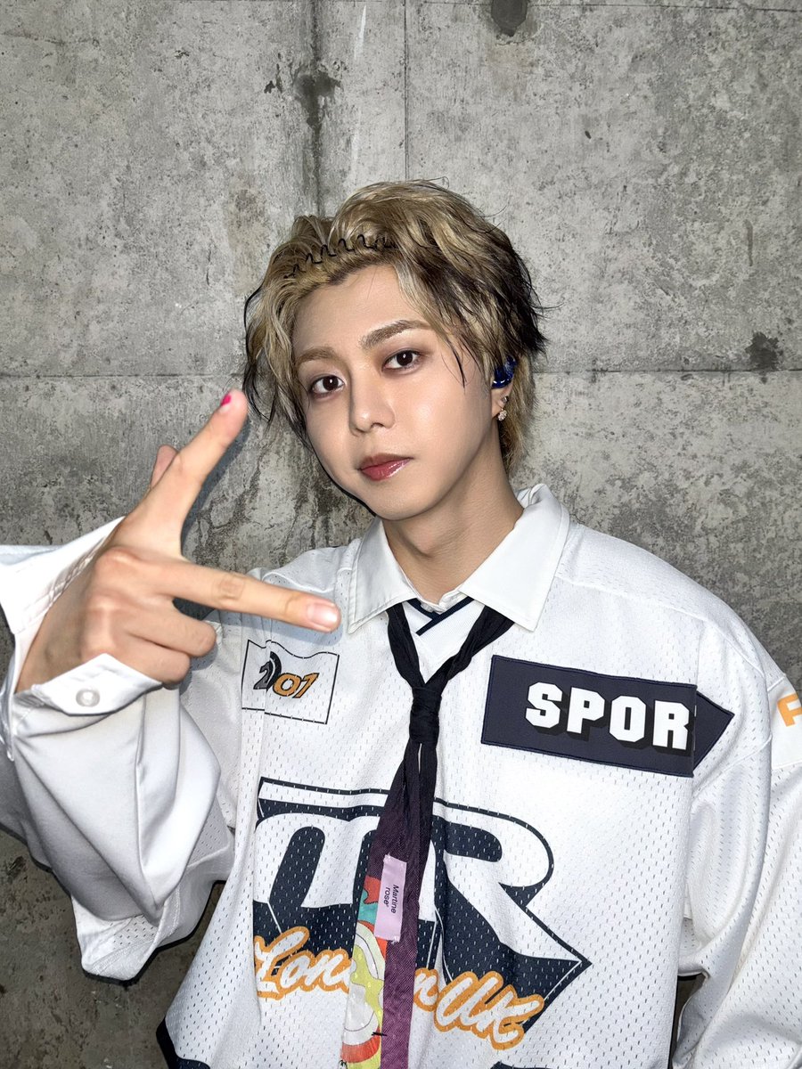 buddiis's tweet photo. 本日のオフショットを公開！

📸ステージ袖で撮影した写真✨

#BUDDiiS https://t.co/BPrMEL0obU