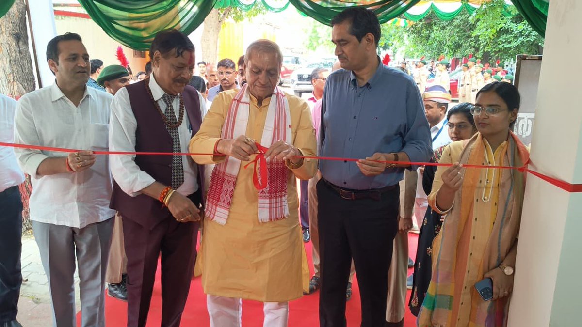 DMMathura1's tweet photo. माननीय मंत्री गन्ना विकास एवं चीनी मिलें श्री लक्ष्मी नारायण चौधरी जी की अध्यक्षता में विभाजन विभीषिका स्मृति दिवस का आयोजन हुआ संपन्न।

माननीय मंत्री जी ने विभाजन विभीषिका स्मृति दिवस के अवसर पर विभाजन विभीषिका से संबंधित प्रदर्शनी का फीता खोलकर उद्घाटन किया तथा प्रदर्शनी का अवलोकन किया।

@UPGovt @myogiadityanath
@CMOfficeUP @InfoDeptUP